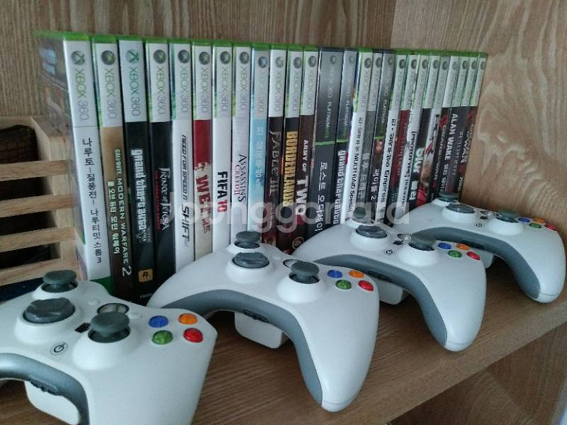 xbox360 게임씨디 및 컨트롤러 4개--0