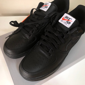 (270) 나이키 에어포스1 스우시팩 블랙