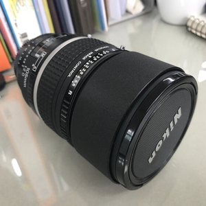 니콘  Nikon AF DC-NIKKOR 105m