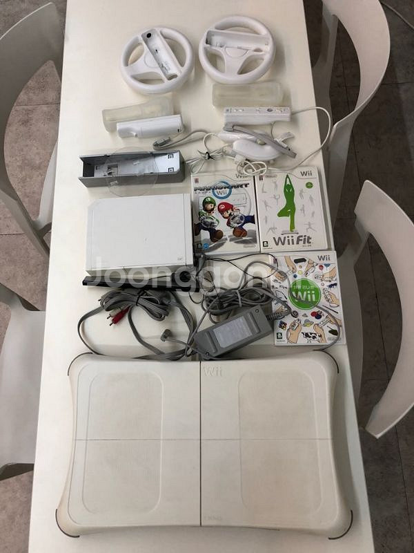 닌텐도 will 2인세트 + wii fit + C--4