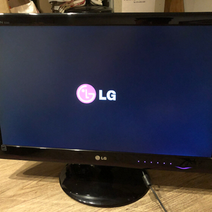 모니터 팝니다. LG 플라트론 lcd 23인치