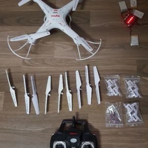 드론 Syma x5c 및 충전기,추가부속 팝니다