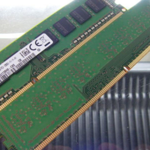 DDR3 4GB 급쳐