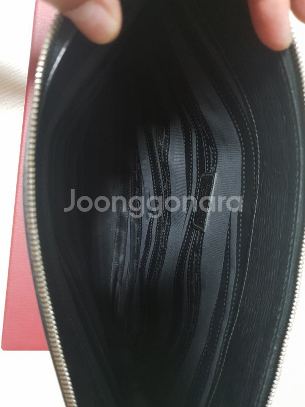 페레가모 클러치 정품 박스 풀 판매합니다 롯백정--2