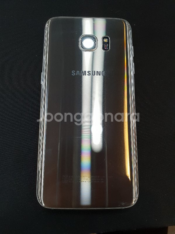 갤럭시 S7엣지 실버 32g S급 팝니다--1