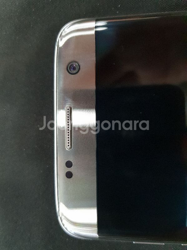 갤럭시 S7엣지 실버 32g S급 팝니다--2