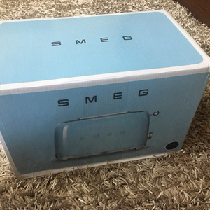 스매그 (smeg) 토스터기 새것판매합니다! 할인