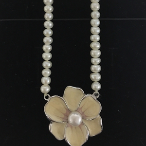 진주 플라워 펜던트 목걸이