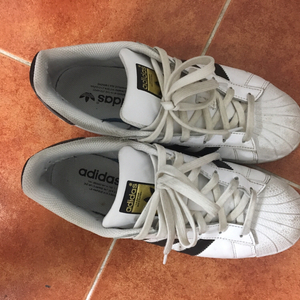 아디다스 슈퍼스타 파운데이션 팔아요~