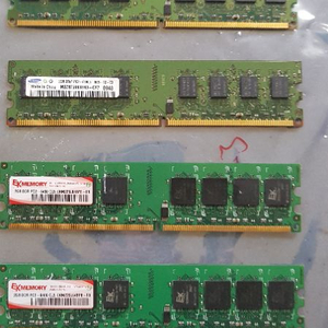 삼성 Ddr2 2g 메모리 팝니다.