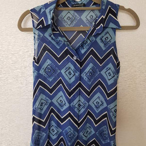 J.R BOUTIQUE 민소매 (네고가능)