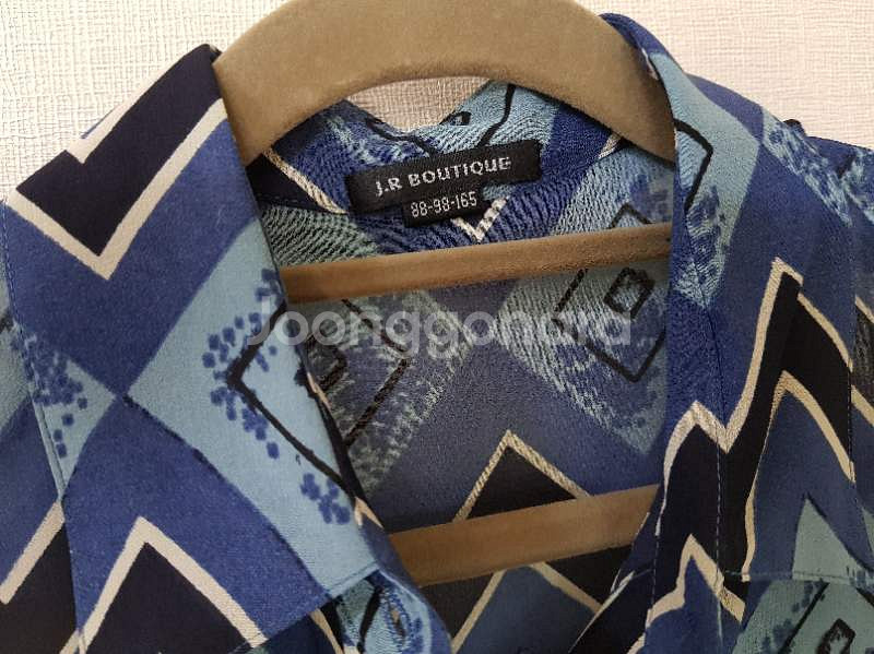 J.R BOUTIQUE 민소매 (네고가능)--1