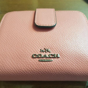 코치 핑크 지갑 판매합니다 에눌가능
