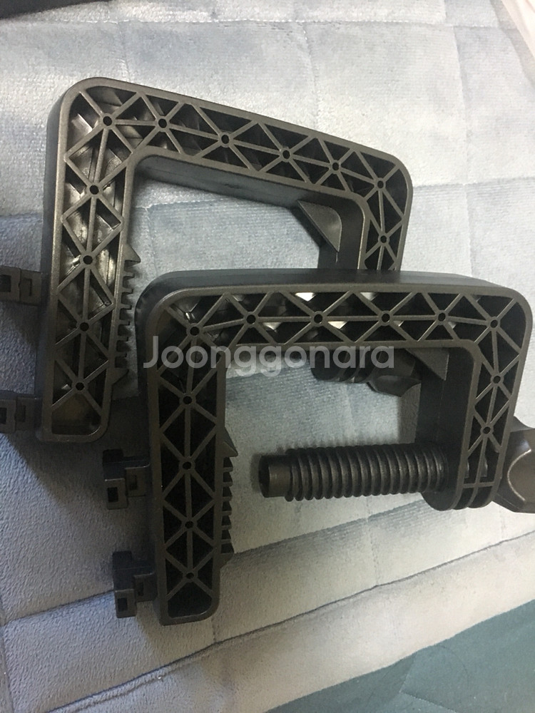 PS4 레이싱휠 팝니다.--2