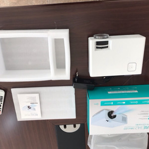 RE342 미니빔 프로젝터 팝니다. 새제품 구매할