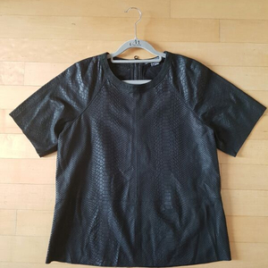 Vince 빈스 100% leather 블랙 top