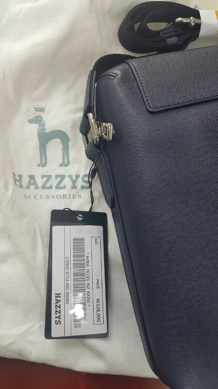 헤지스 남성 네이비 로고 가죽 크로스백 새상품 --1