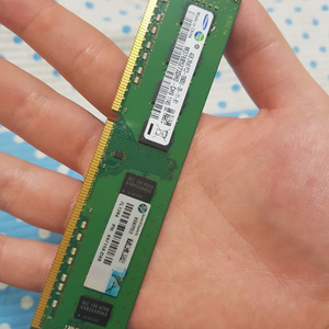 ddr3 4GB 20,000원 처분합니다 