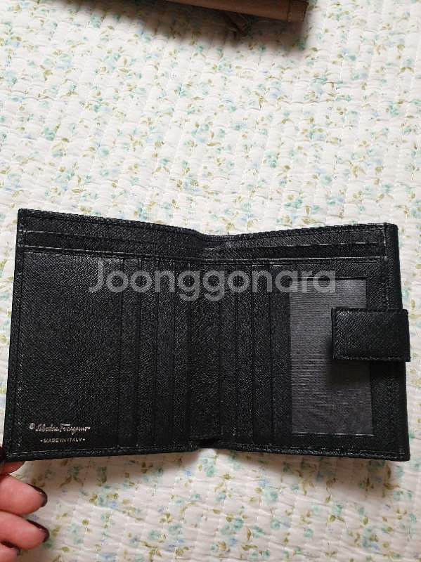 정품 가격인하 페레가모 반지갑--3