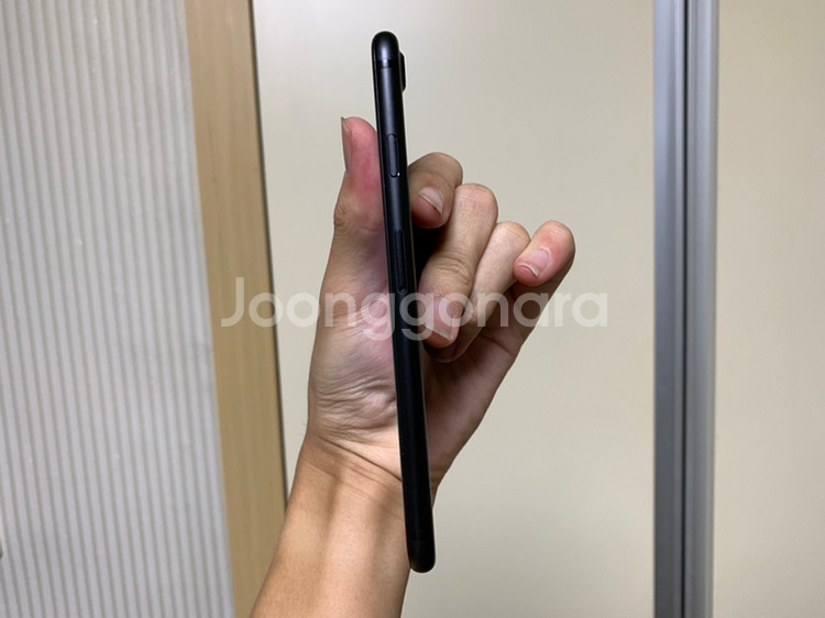 아이폰7 32기가 블랙 판매합니다--2