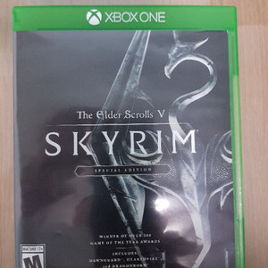 xboxone 스카이림 판매합니다