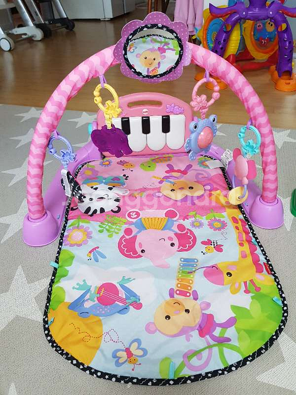 피셔프라이스 피아노체육관 15000원--0