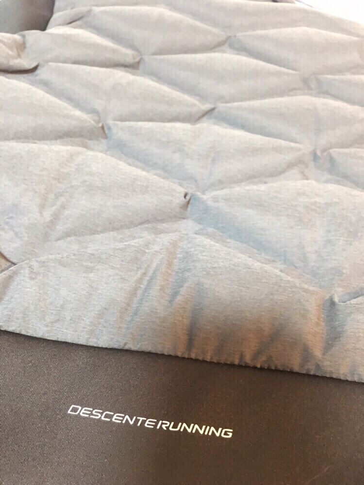 데상트 패딩점퍼 하이브리드 플리스--1