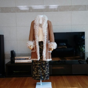 모조에스핀 천연 양털 무스탕