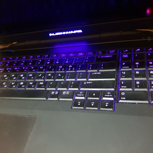 AlienWare17 r1