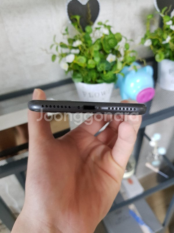 아이폰 8+ 256GB 스페이스그레이 판매합니다.--3