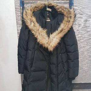 맥케이지 Kay 카이 블랙 L색상 패딩 판매합니다