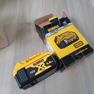 디월트 18v 5a 배터리 새제품