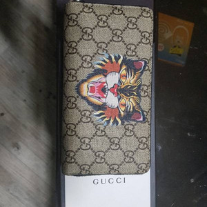 구찌 앵그리캣지퍼 장지갑(정품)