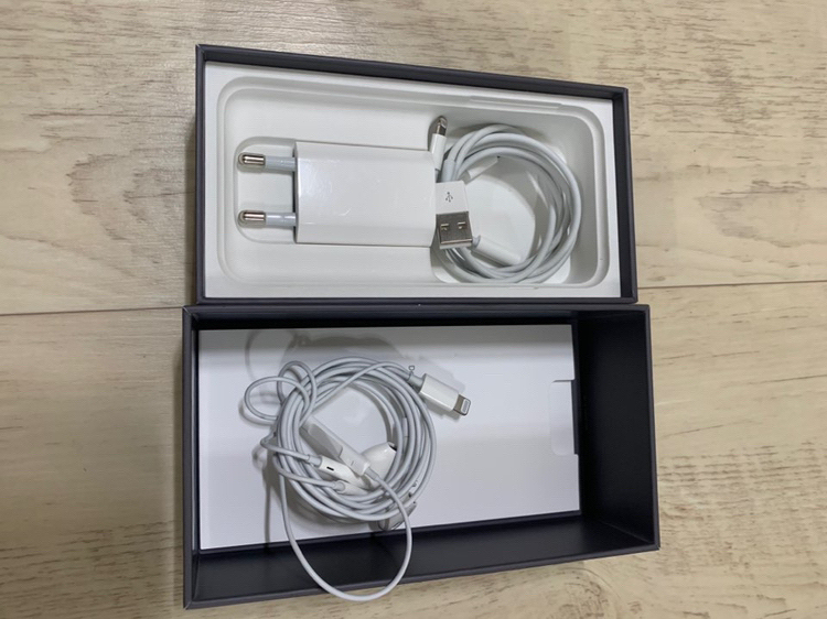 특A급 아이폰8 64기가 스페이스그레이 팝니다.--1