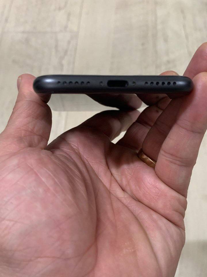 특A급 아이폰8 64기가 스페이스그레이 팝니다.--3