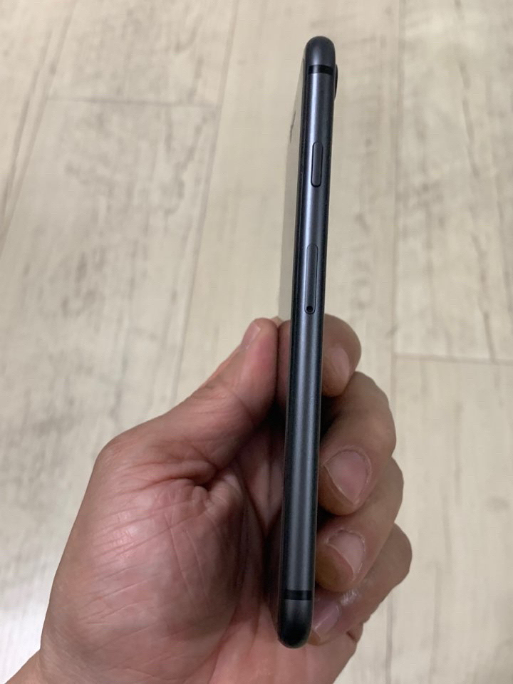 특A급 아이폰8 64기가 스페이스그레이 팝니다.--5