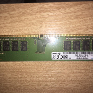 DDR4 8G pc4-19200 정품 팝니다.