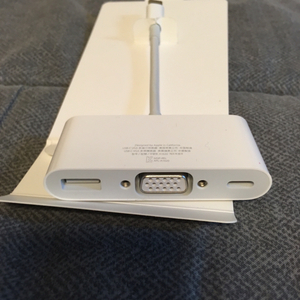 애플정품 usb-c to VGA 영상미러케이블