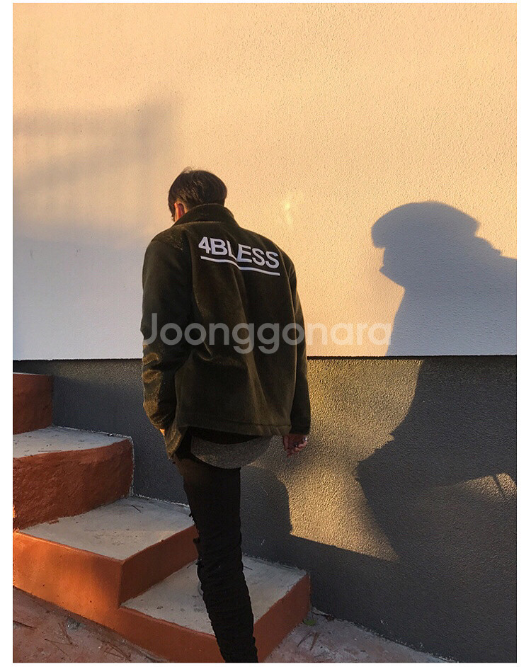 포블레스(4bless) 카키색 자켓 팝니다--0