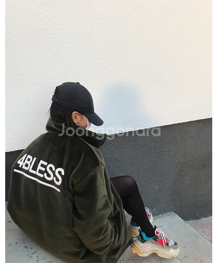 포블레스(4bless) 카키색 자켓 팝니다--1