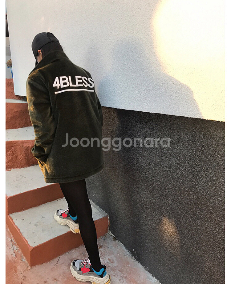 포블레스(4bless) 카키색 자켓 팝니다--2