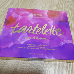 타르트 인 블루 아이섀도우 팔레트 Tartelet