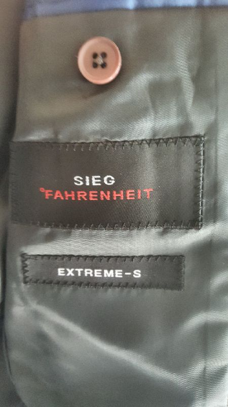 지이크 슬림라인 겨울 슈트정장팝니다--1