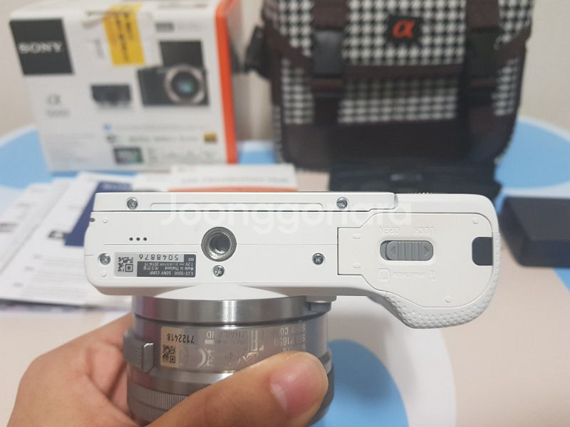 소니 a5000 + 8GB 메모리 카드--6