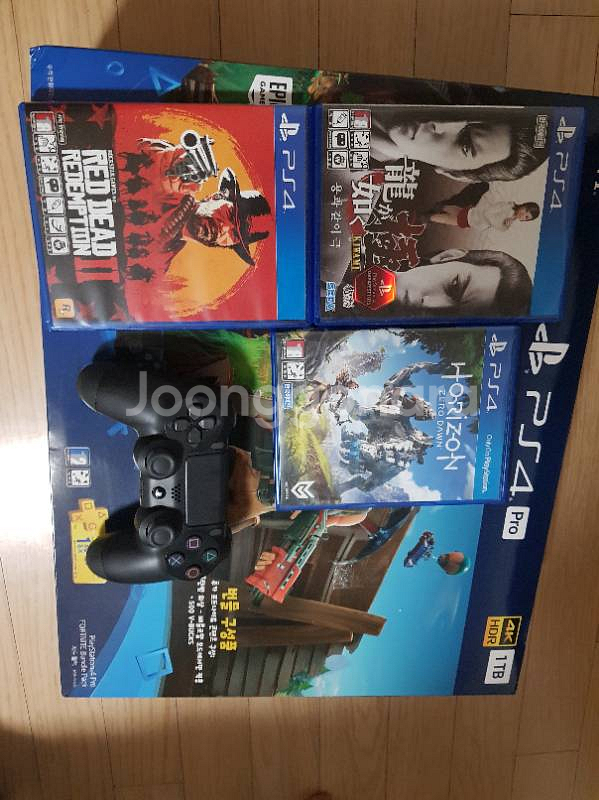 PS4 PRO 판매합니다.--1