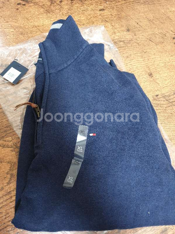 타미힐피거  짚업입니다--1