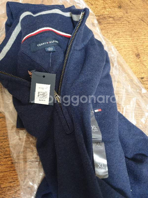 타미힐피거  짚업입니다--2