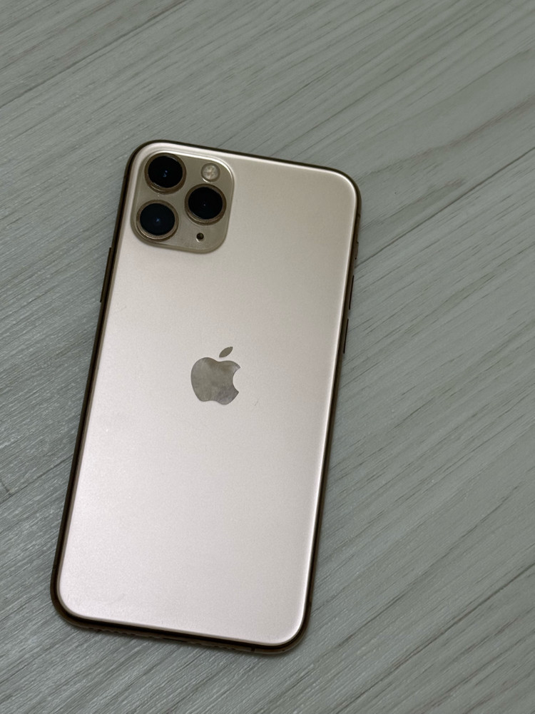아이폰11프로 골드 256기가 배터리 성능 60~70--5