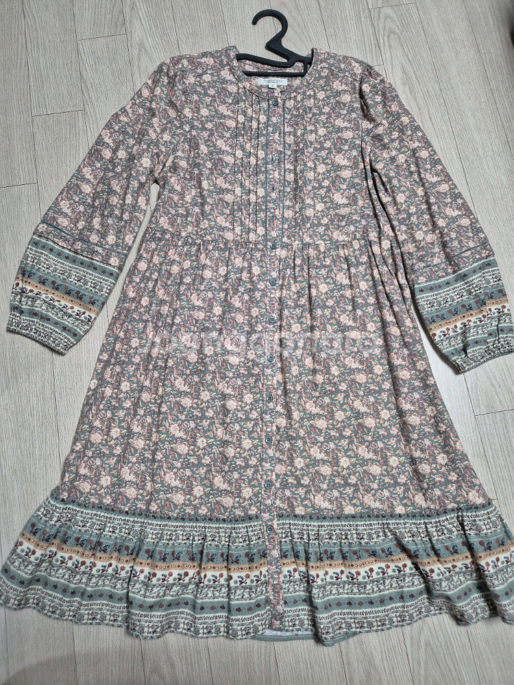 써스데이아일랜드 원피스+단추니트조끼--5