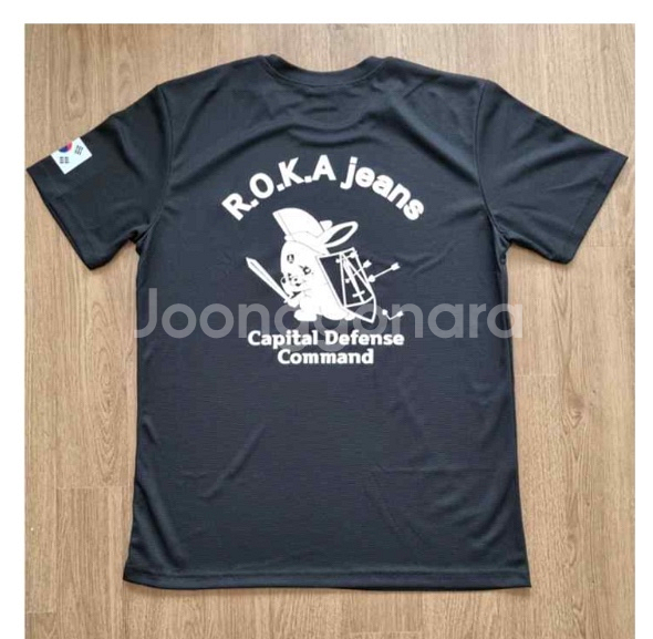 뉴진스 로카티 블랙 티셔츠 XL 105(새제품)--2